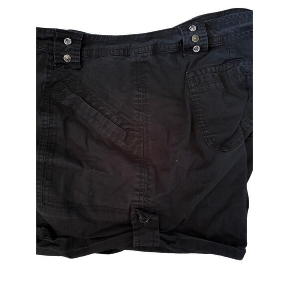 NINE WEST black shorts size 12/31 - Picture 4 of 4